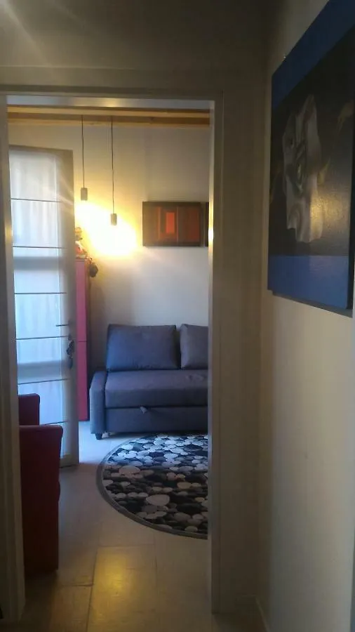 Cinquelune Apartment Rosà 0*,